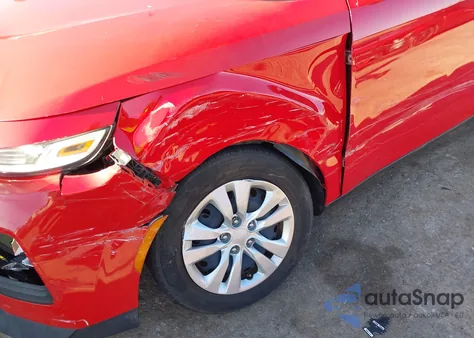 2020 Kia Soul Lx z USA, uszkodzony, nr VIN KNDJ23AU9L7076328